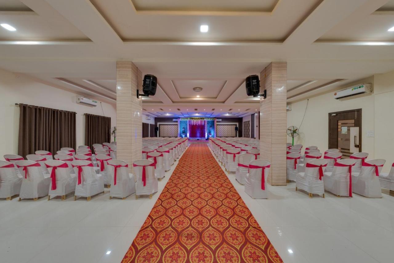 Hotel Royal Palace Karād Exterior foto